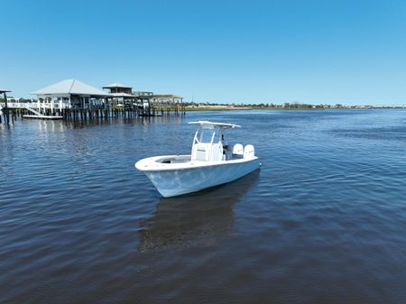 Front Runner 26 Center Console image