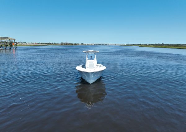 Front Runner 26 Center Console image