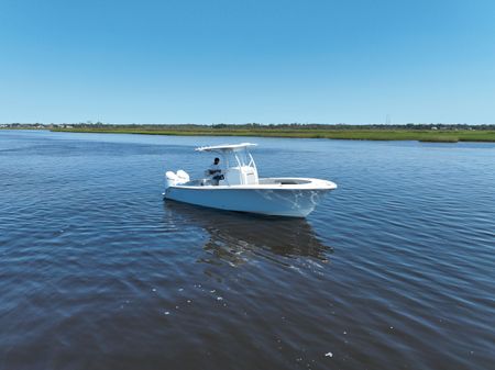 Front Runner 26 Center Console image