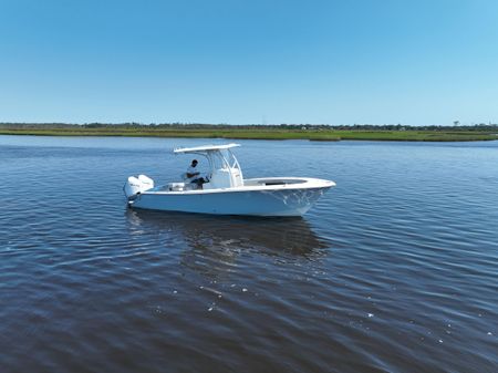 Front Runner 26 Center Console image