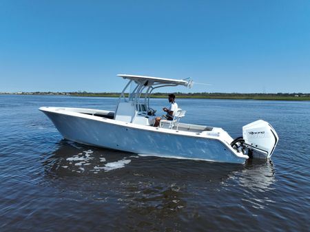 Front Runner 26 Center Console image