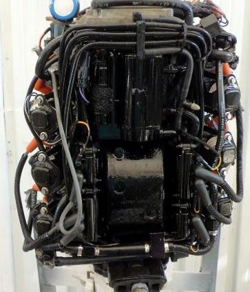 Evinrude 150hp Fully Dressed Powerhead 1998 Direct Injected V6 Looper image