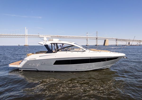 Cruisers Yachts 390 Express Coupe image