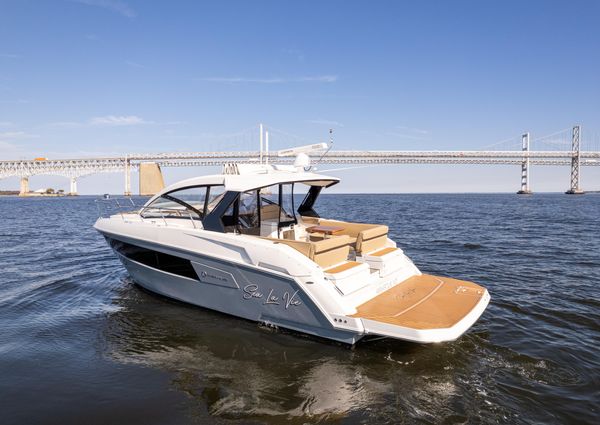 Cruisers Yachts 390 Express Coupe image