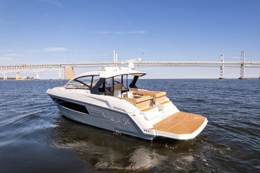 Cruisers Yachts 390 Express Coupe image