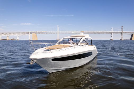 Cruisers Yachts 390 Express Coupe image