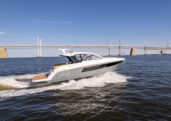 Cruisers Yachts 390 Express Coupe image