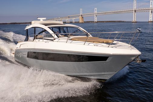 Cruisers Yachts 390 Express Coupe image