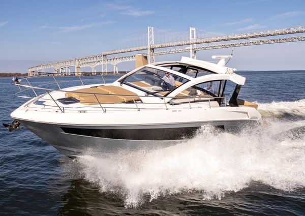 Cruisers Yachts 390 Express Coupe image