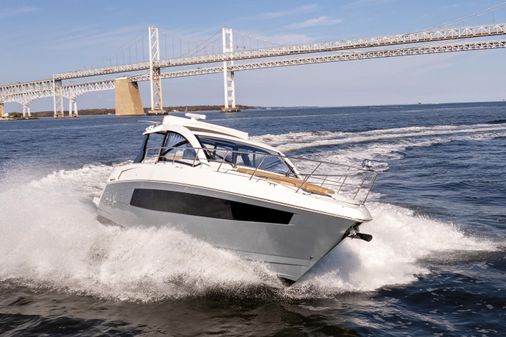 Cruisers Yachts 390 Express Coupe image