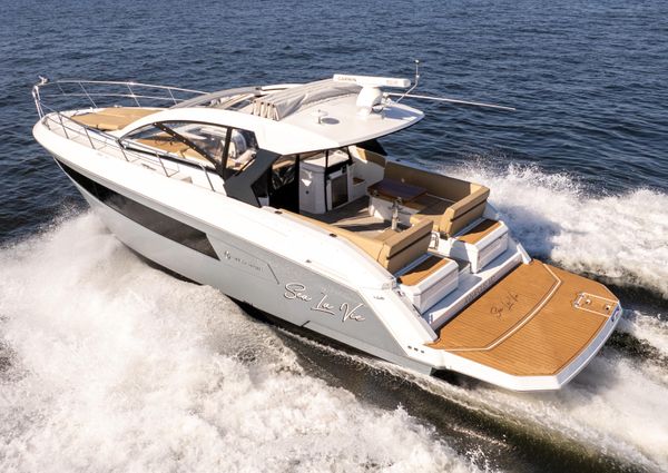 Cruisers Yachts 390 Express Coupe image