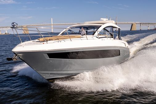 Cruisers Yachts 390 Express Coupe image