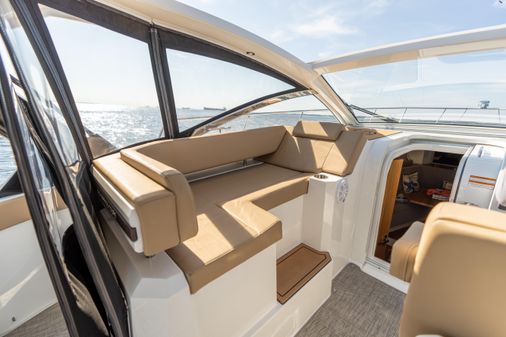 Cruisers Yachts 390 Express Coupe image