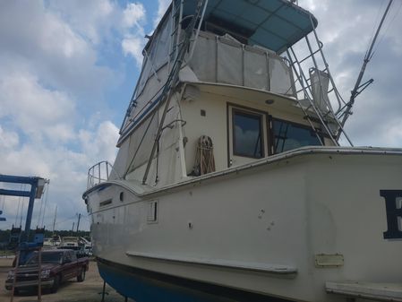 Hatteras Convertible image