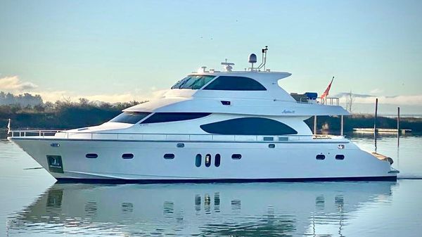 Mystica 80 Skylounge 