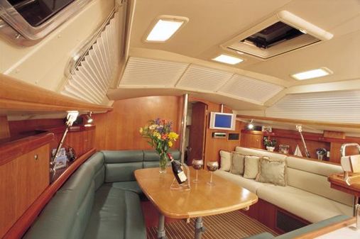 Hunter 44 Deck Salon image