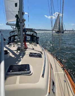 Island-packet 380 image