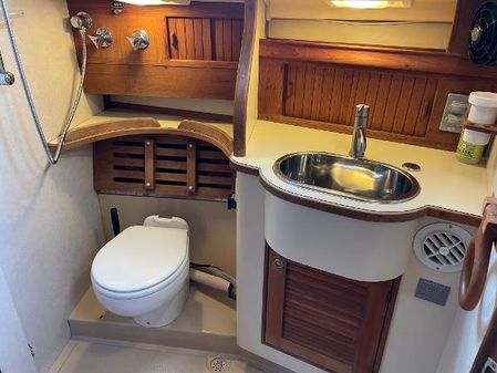Island-packet 380 image