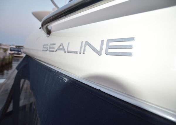 Sealine T47 image