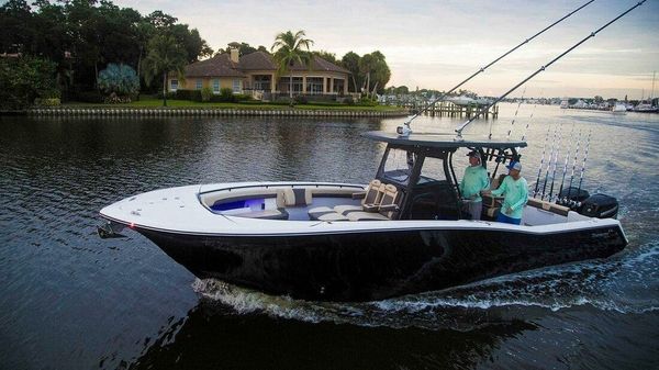 Tidewater 320 CC Adventure