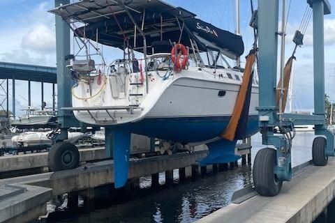 Hunter 50 Aft Cockpit image