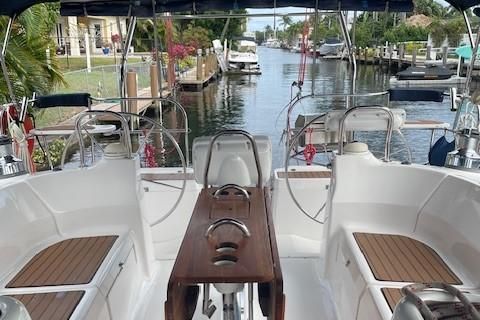 Hunter 50 Aft Cockpit image