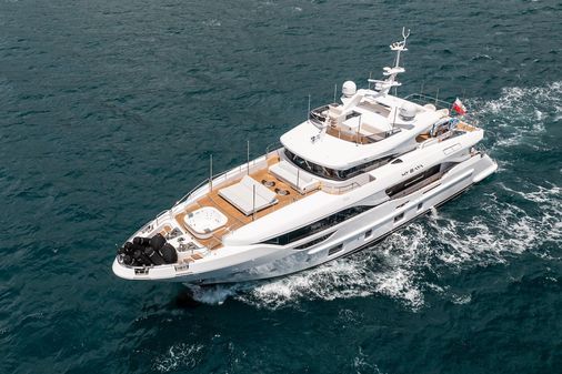 Benetti Delfino 95 image