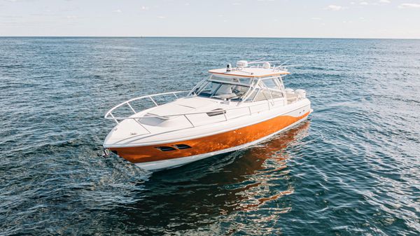 Intrepid 430 Sport Yacht