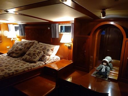 Matthews CUSTOM-PILOTHOUSE-MOTOR-YACHT image