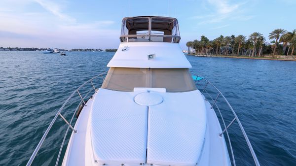 Cruisers Yachts 3585 Flybridge 