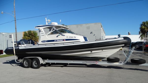 Protector 28 Targa