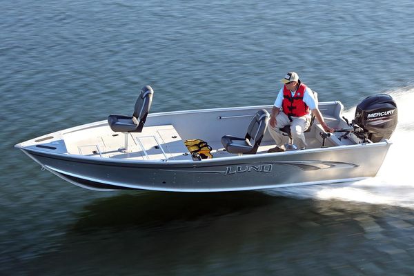 Lund 1750 Outfitter - main image