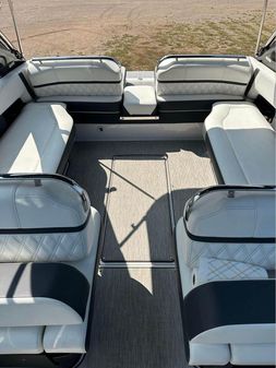 Regal 2800-BOWRIDER image