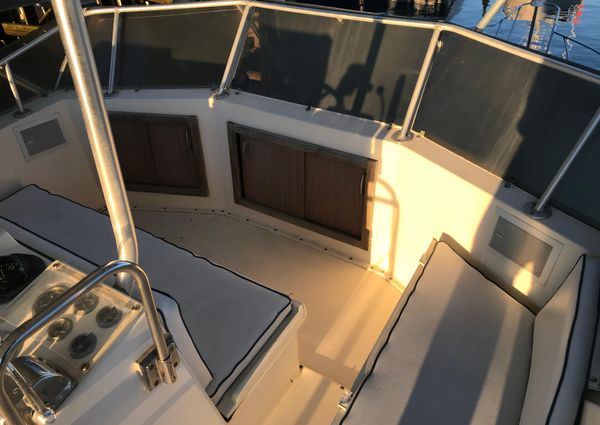 Hatteras 37-CONVERTIBLE image