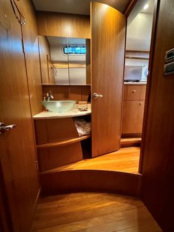 Tiara Yachts 4500 Sovran image