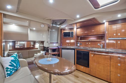 Sea Ray 390 Sundancer image