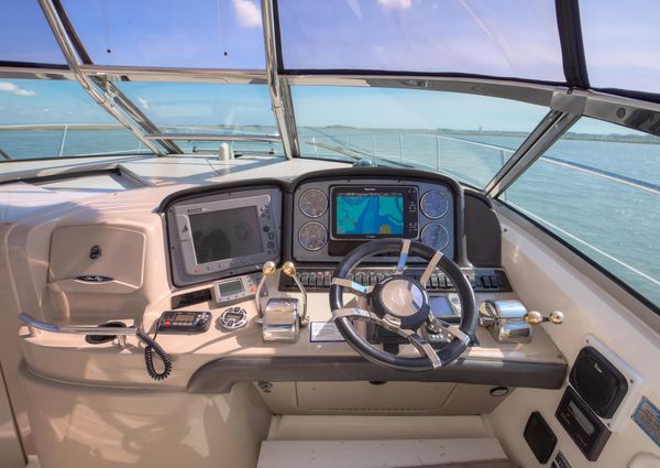 Sea Ray 390 Sundancer image