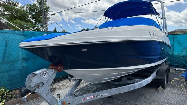 Sea Ray 230 Sundeck