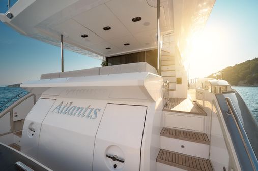 Azimut 72 image