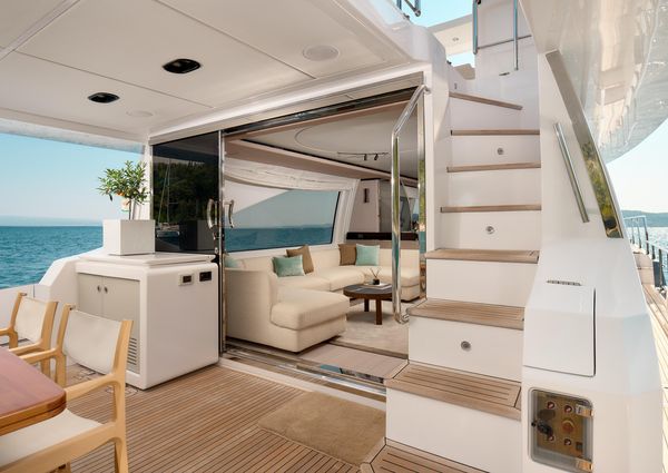 Azimut 72 Flybridge image