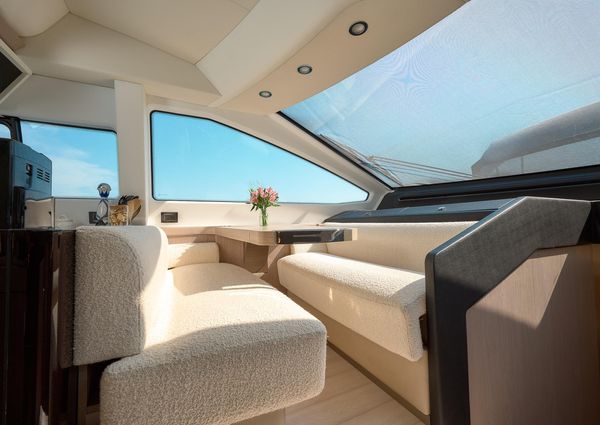 Azimut 72 Flybridge image