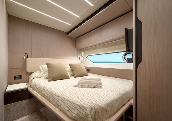 Azimut 72 Flybridge image