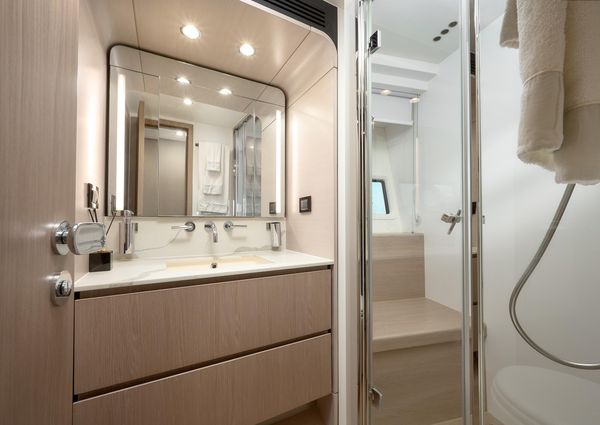 Azimut 72 Flybridge image