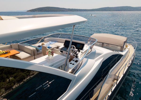 Azimut 72 Flybridge image