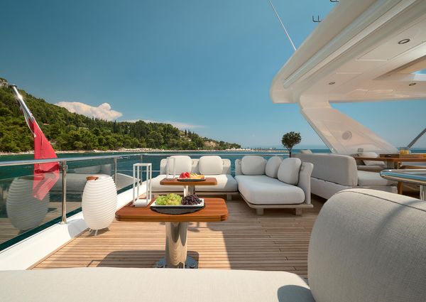 Azimut 72 Flybridge image