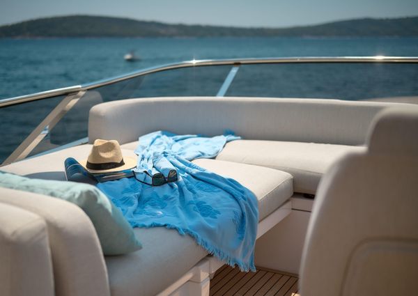 Azimut 72 Flybridge image