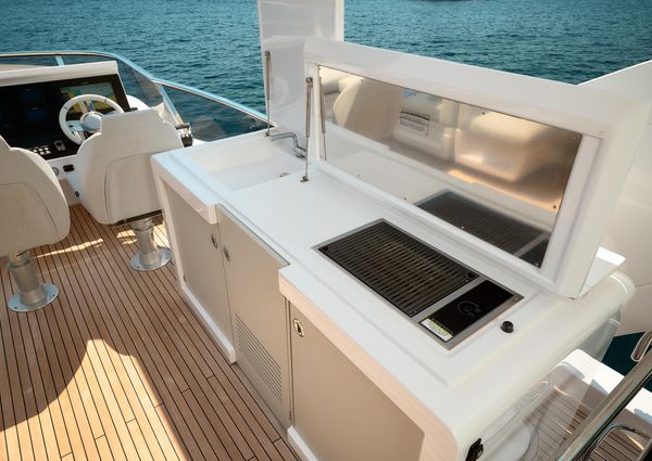 Azimut 72 Flybridge image