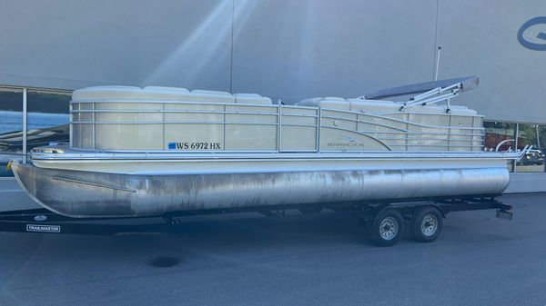 Bennington 2550 RCL