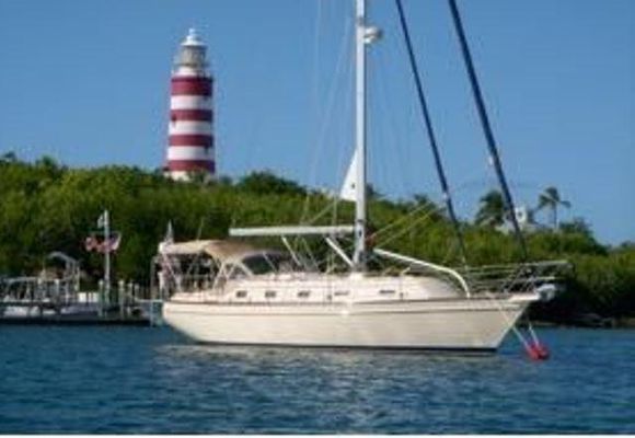 Island Packet 380 - main image