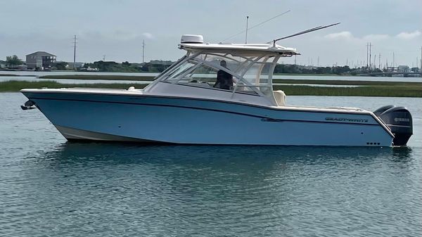 Grady-White Freedom 335
